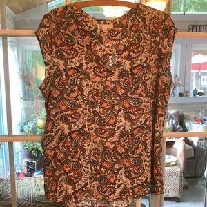 Blouse. Top-DR2 / Sweet cap sleeve paisley blouse